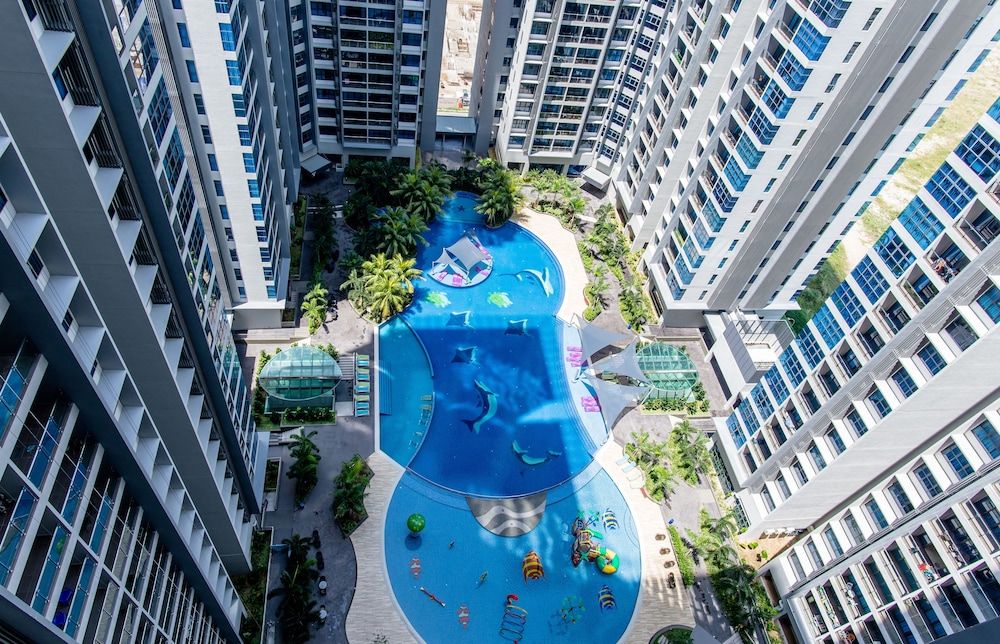 Ruby Atlantis Condo (Tropicana)