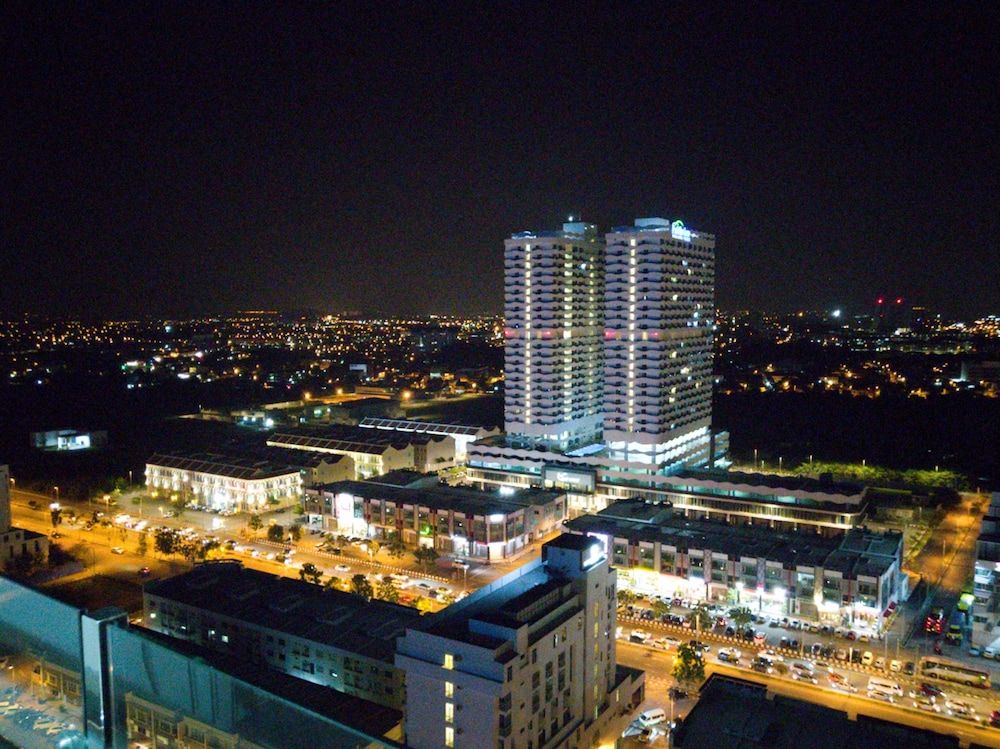 Ruby Atlantis Condo (Tropicana) 11