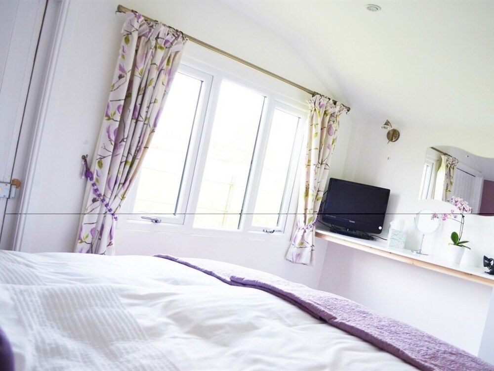 Quixhill - Denstone - Dove Meadow B & B Suite, Ensuite (Apple)