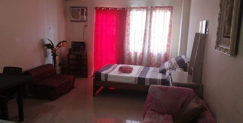 Parañaque Airport Hometel Economy Double Room, 1 Double Bed, Non Smoking, City View 2