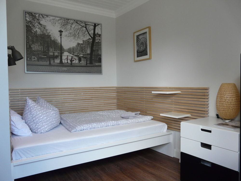 Single Room, Private Bathroom