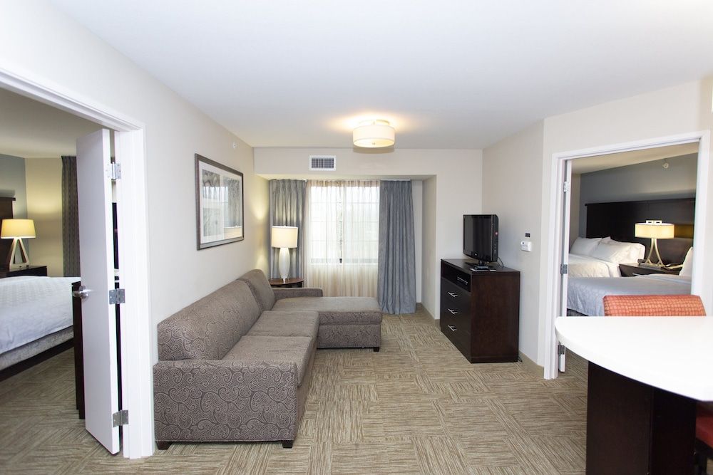 Suite, 2 Bedrooms, Kitchen