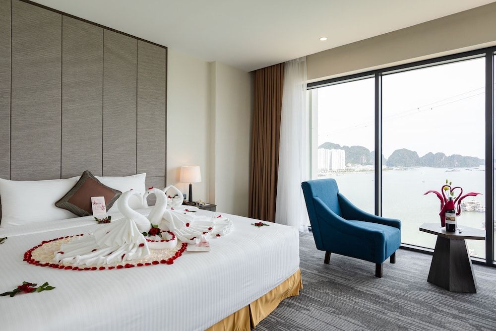 undefined Muong Thanh Grand Bai Chay Hotel 8