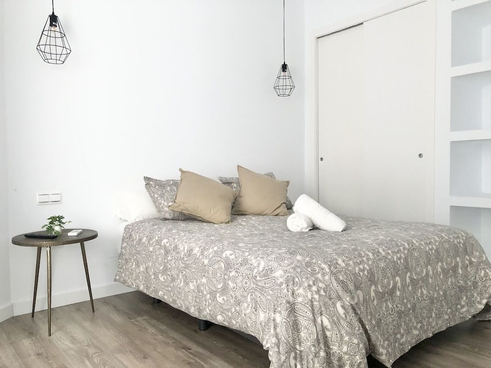 Suites La Merced Malaga365 Comfort Apartment, Private Bathroom (1B) 3