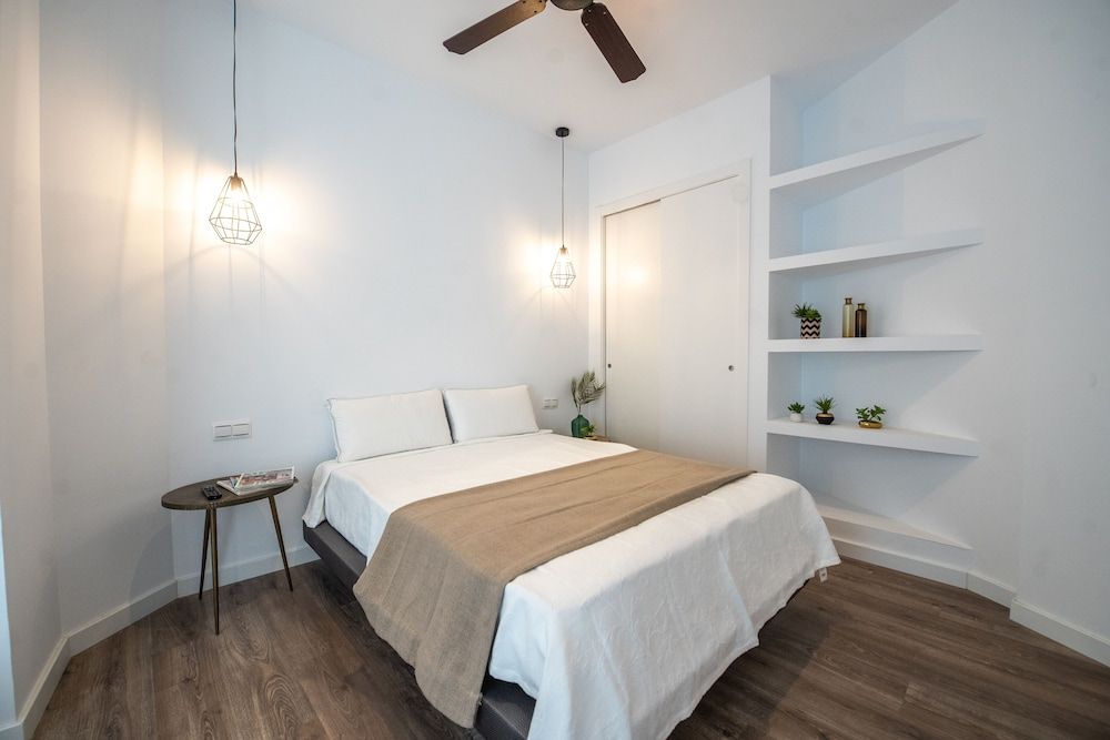 Suites La Merced Malaga365 Comfort Apartment, Private Bathroom (1B) 2