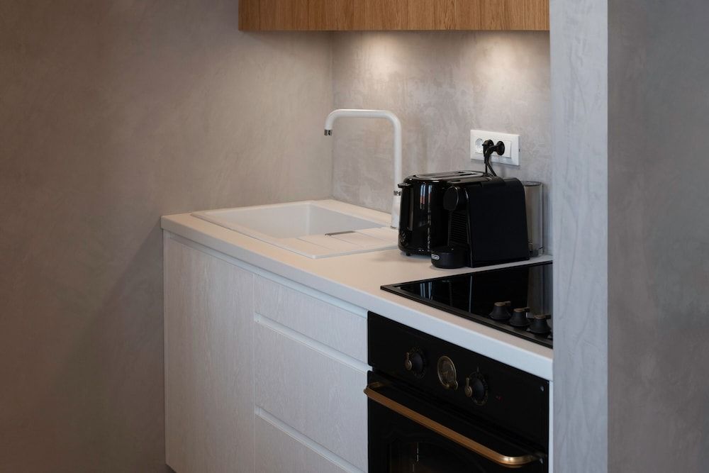 Petalo Suites Junior Suite with Old Town View 9