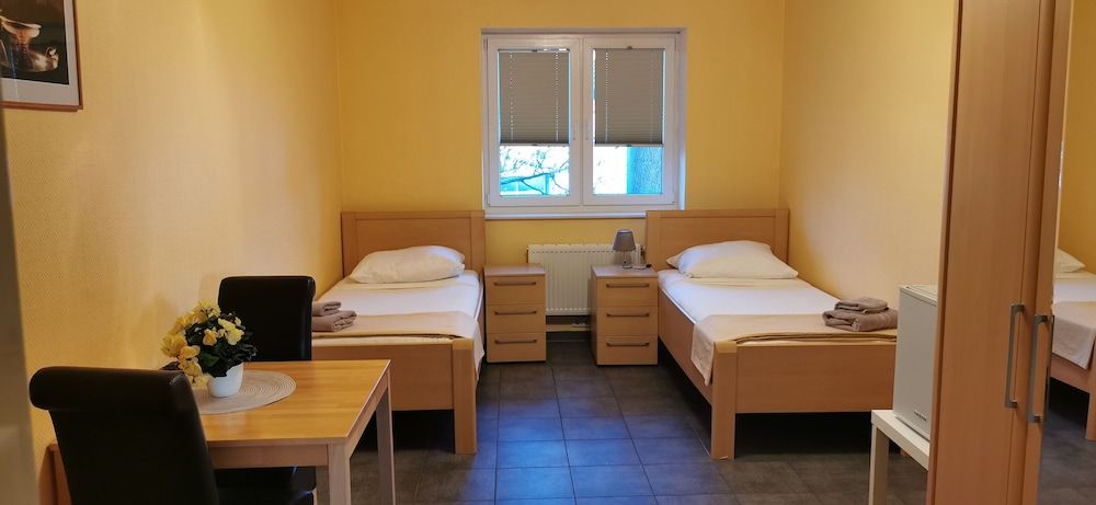 motel am Outletcenter Twin Room 2