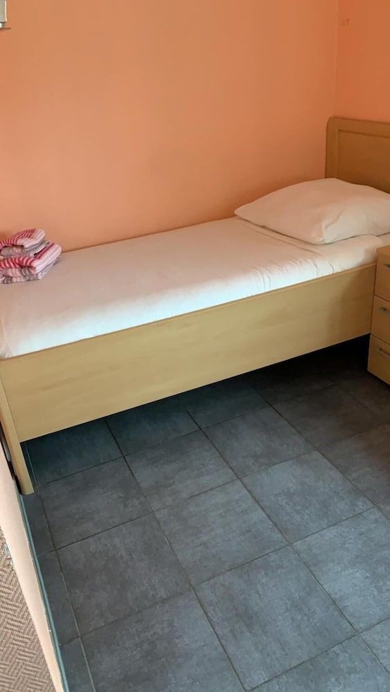 motel am Outletcenter Economy Single Room 2