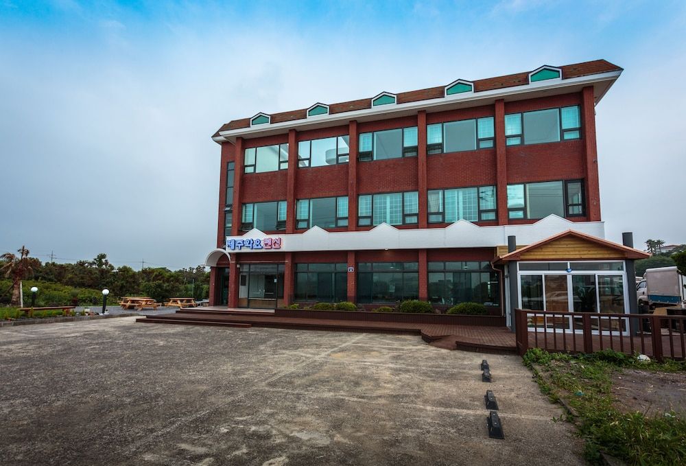 undefined Jeju Wayo Pension 8