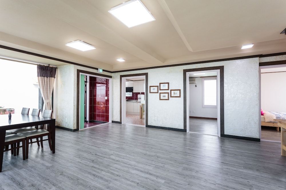 Jeju Wayo Pension Family Room 5