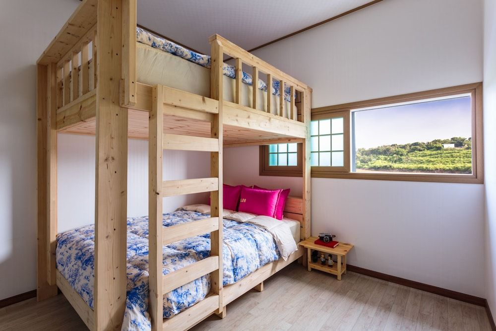 Jeju Wayo Pension Deluxe Room 10