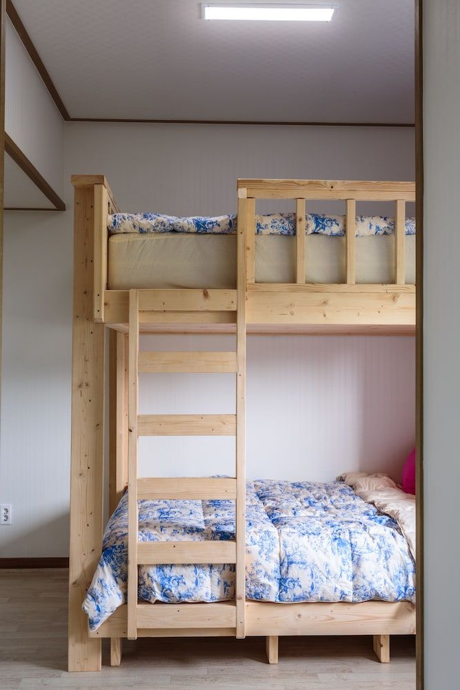 Jeju Wayo Pension Deluxe Room 8