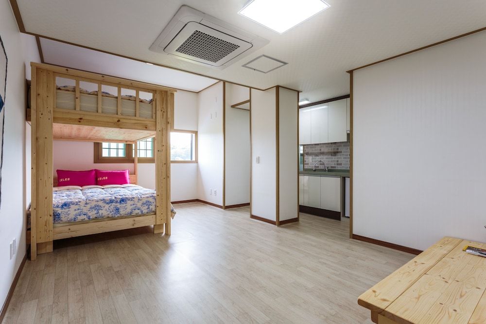 Jeju Wayo Pension Deluxe Room 14