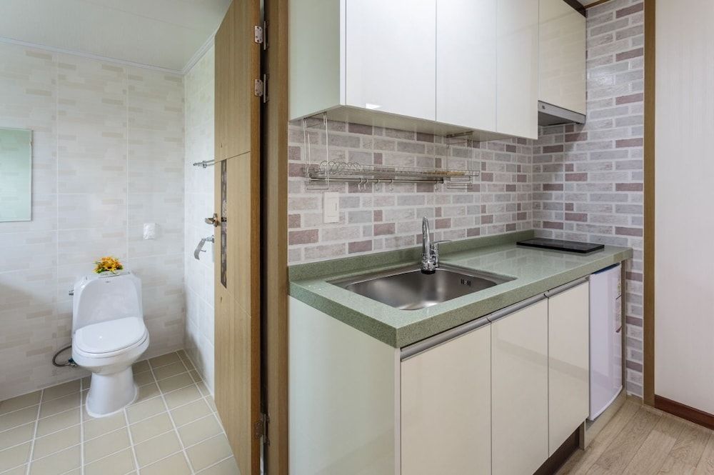 Jeju Wayo Pension Deluxe Room 17