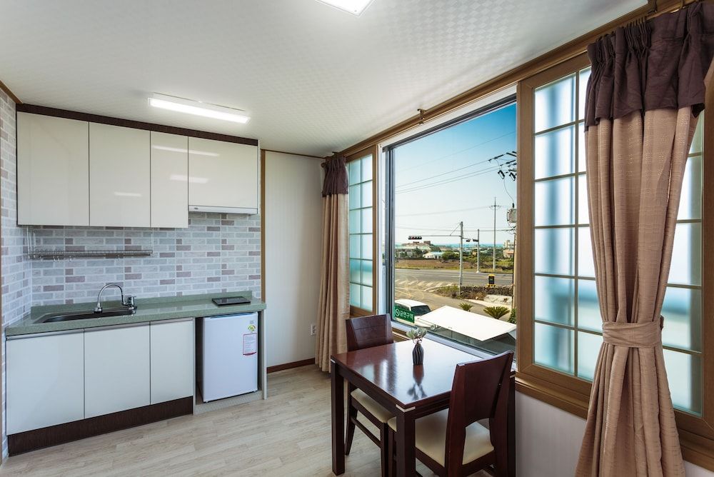 Jeju Wayo Pension Deluxe Room 15