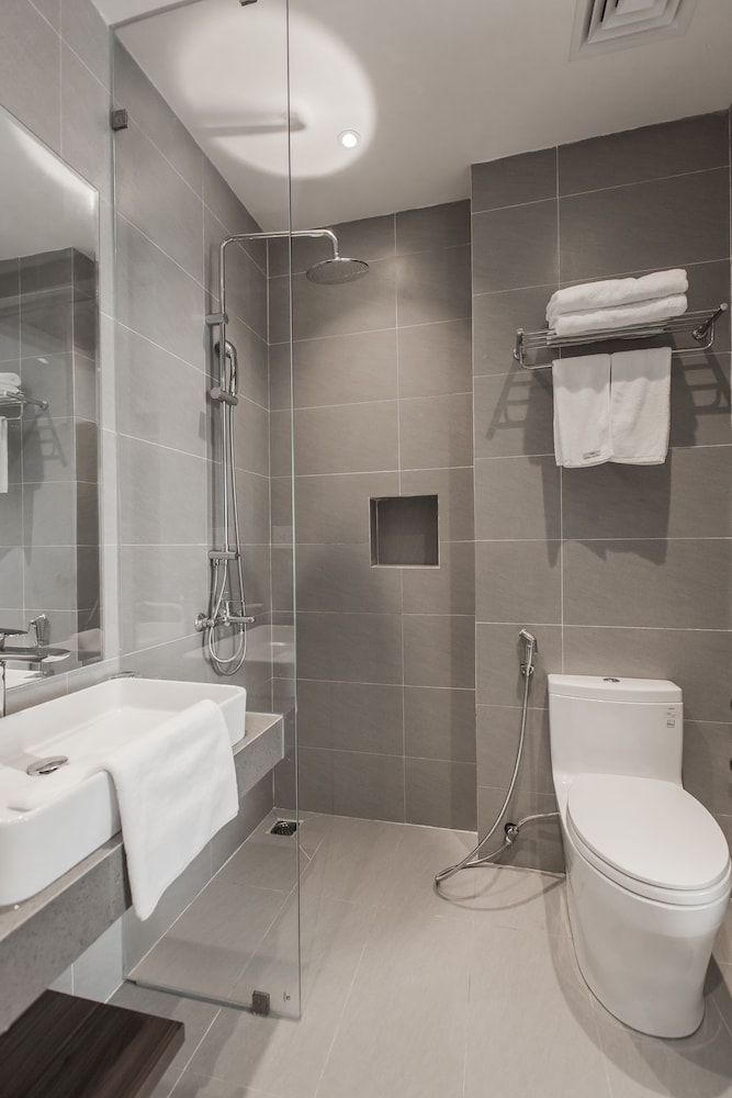 The Twin Hotel Deluxe Double Room 5