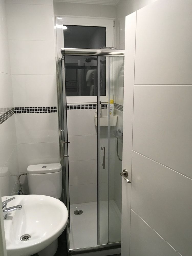 Pensión La Bilbaina - Albergue Logroño Single Room