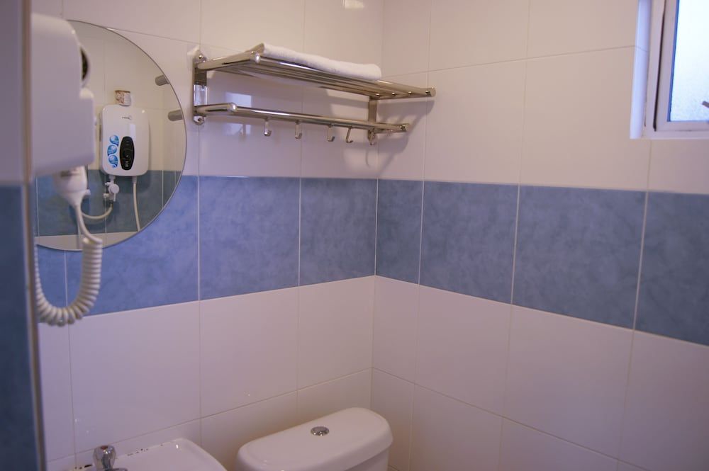 Santorini Hotel Melaka Standard Twin Room 4