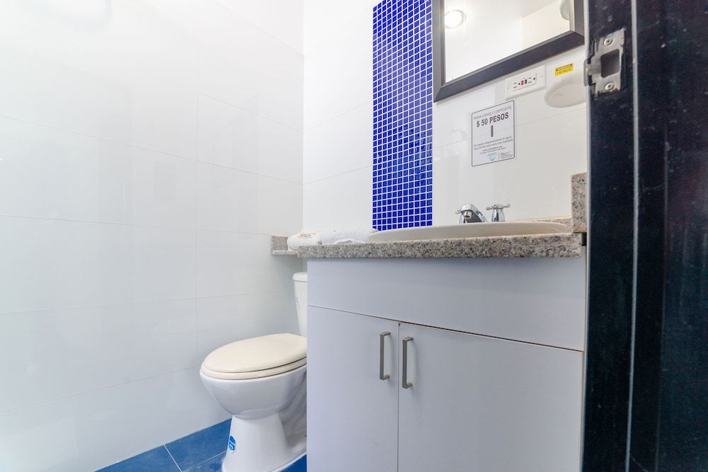 Ayenda Royal Fenix Standard Triple Room 4