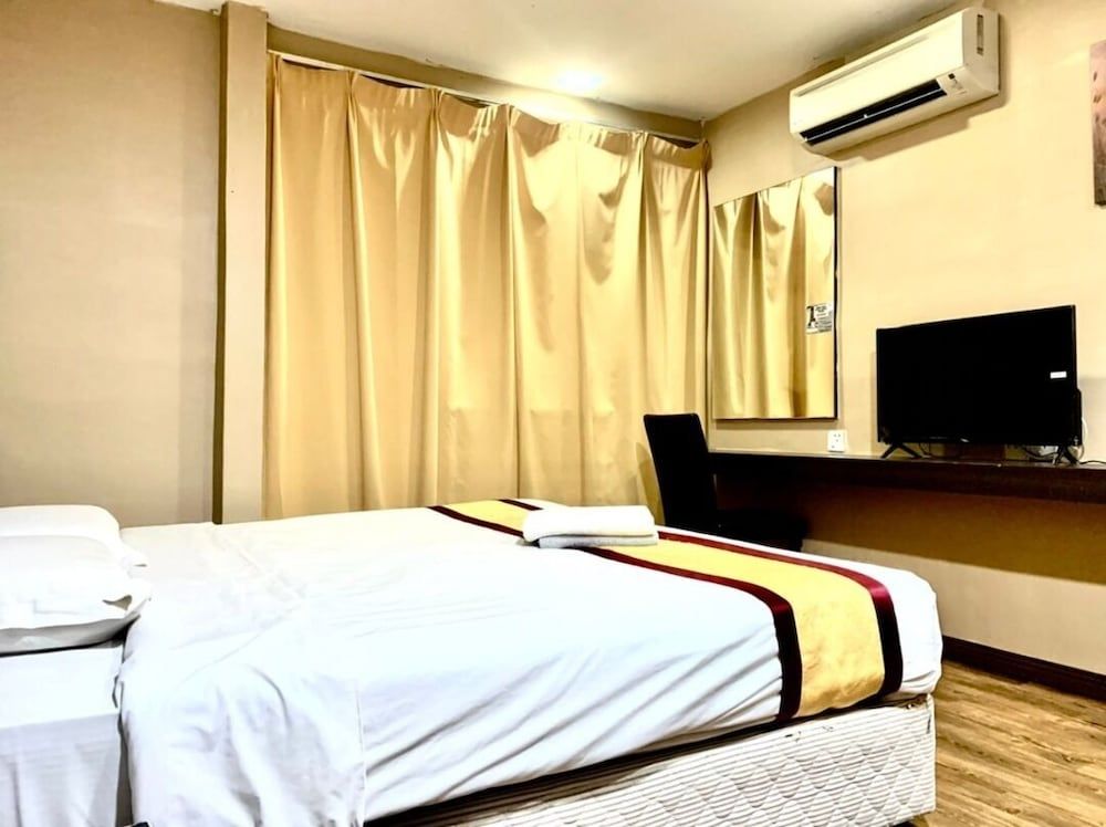 undefined Green Town Classic 9