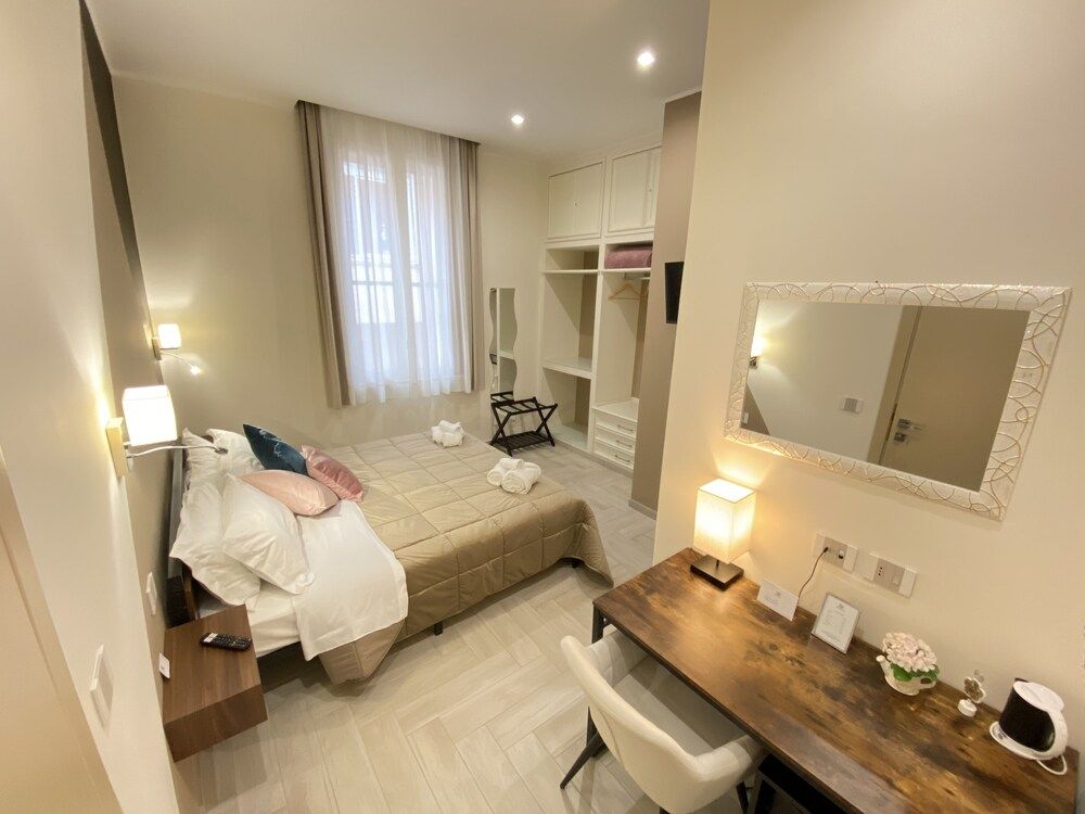 De Nava Suite Deluxe Room, 1 King Bed 2