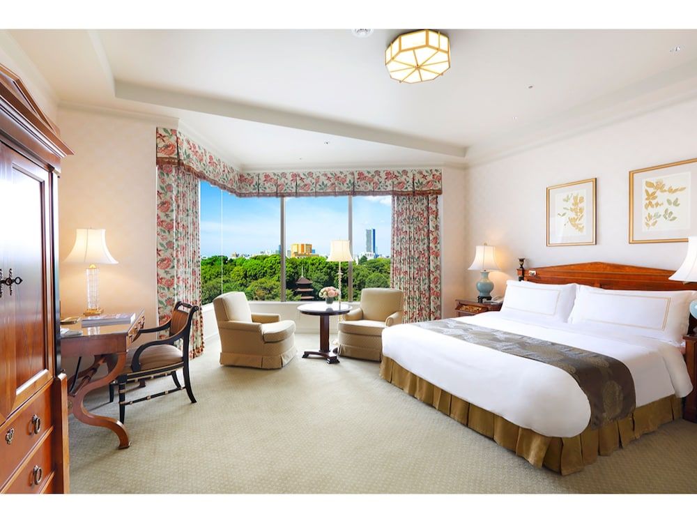 Superior Room 1 King Bed, Non Smoking Garden View