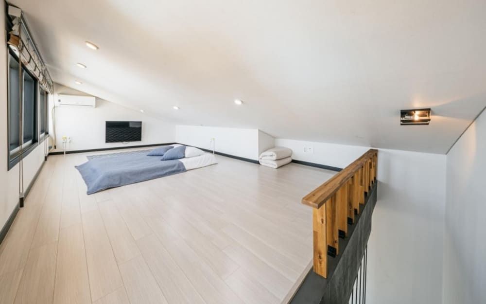 Jeju Judith Pension Room (Building A Room 301 (Ocean View Duple)