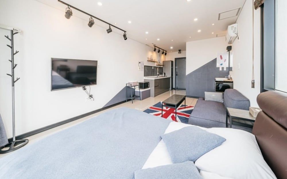 Jeju Judith Pension Room (Building B Room 302 (Ocean view no sp) 8