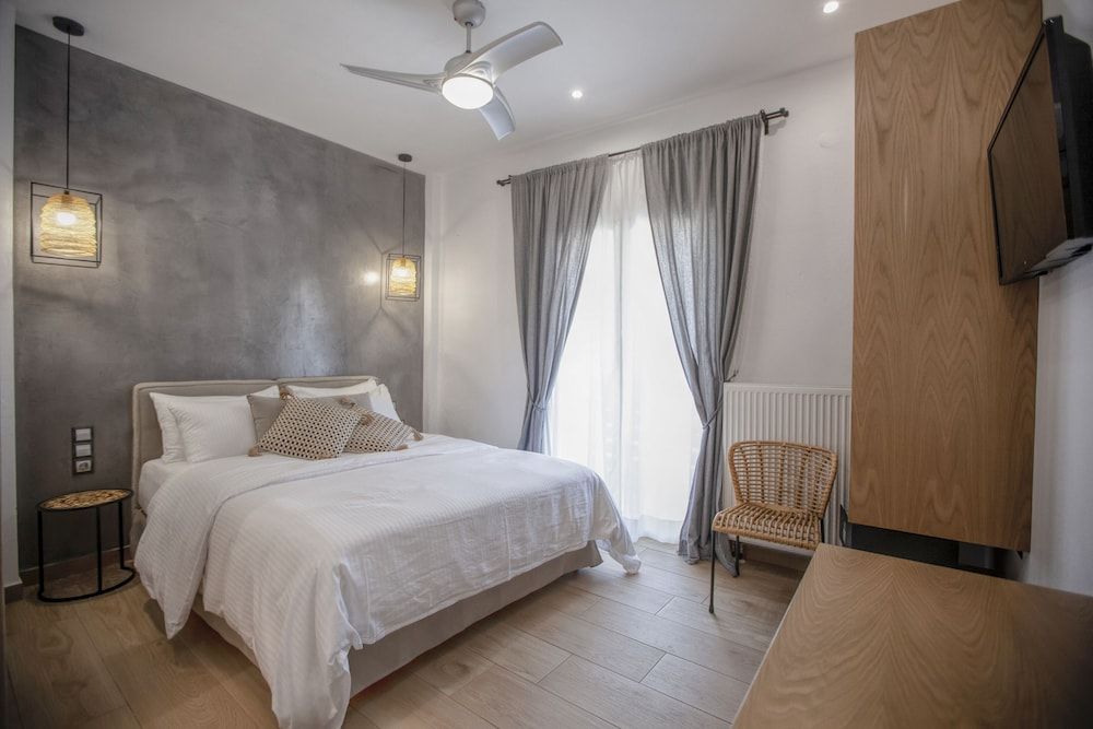 Oikia Guesthouse Standard Double Room, Balcony, Mountain View