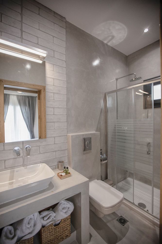 Oikia Guesthouse Standard Double Room, Balcony, Mountain View 5