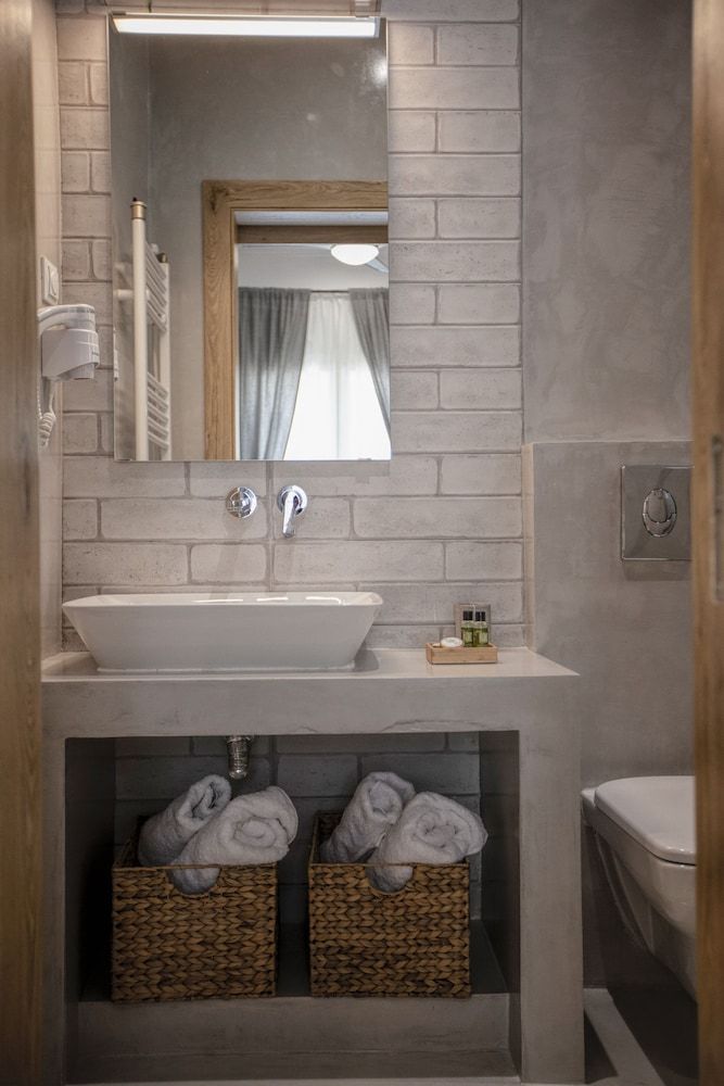 Oikia Guesthouse Standard Double Room, Balcony, Mountain View 6