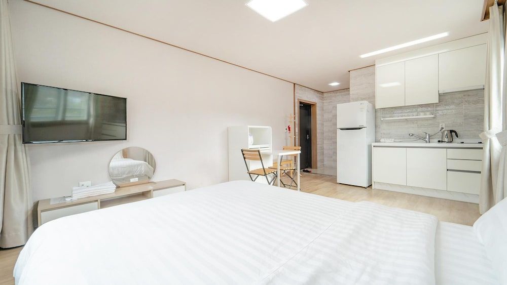 undefined Jeju Gwaneumsa Ganeun gil Pension 9