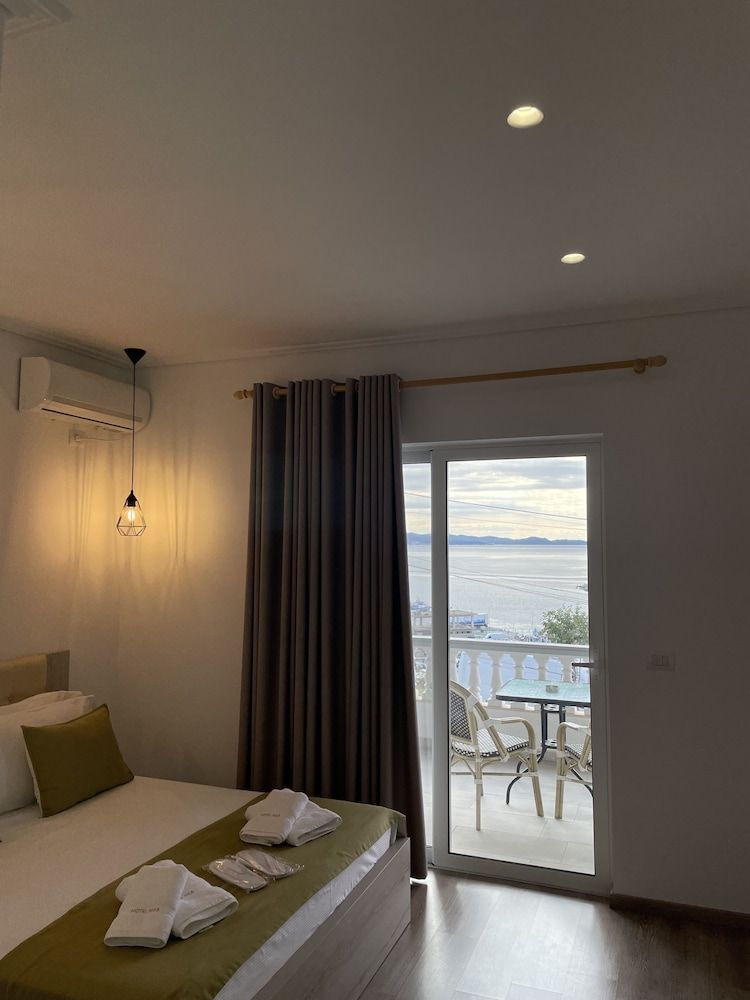 Relax Mea Hotel Deluxe Double Room with Sea View 3