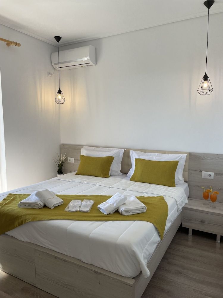 Relax Mea Hotel Deluxe Quadruple Room