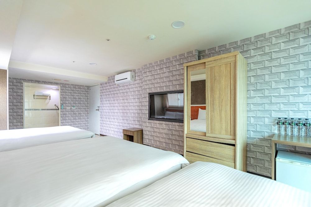 ELIM Hotel Family Room 5