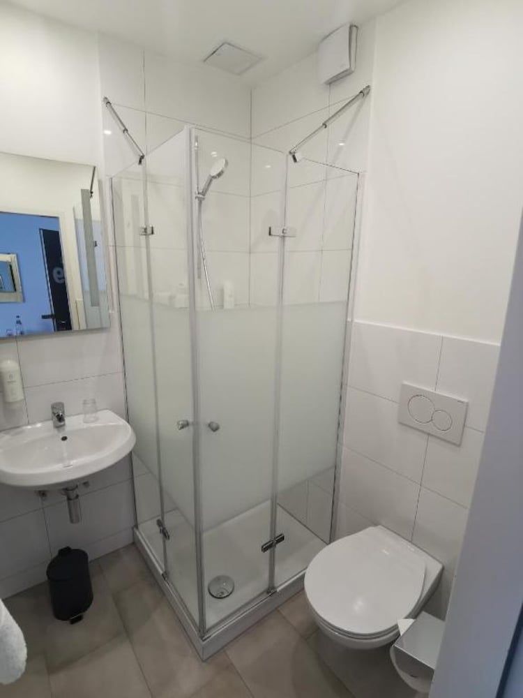 MAX Hotel Düsseldorf Self-Check-in Double Room 7