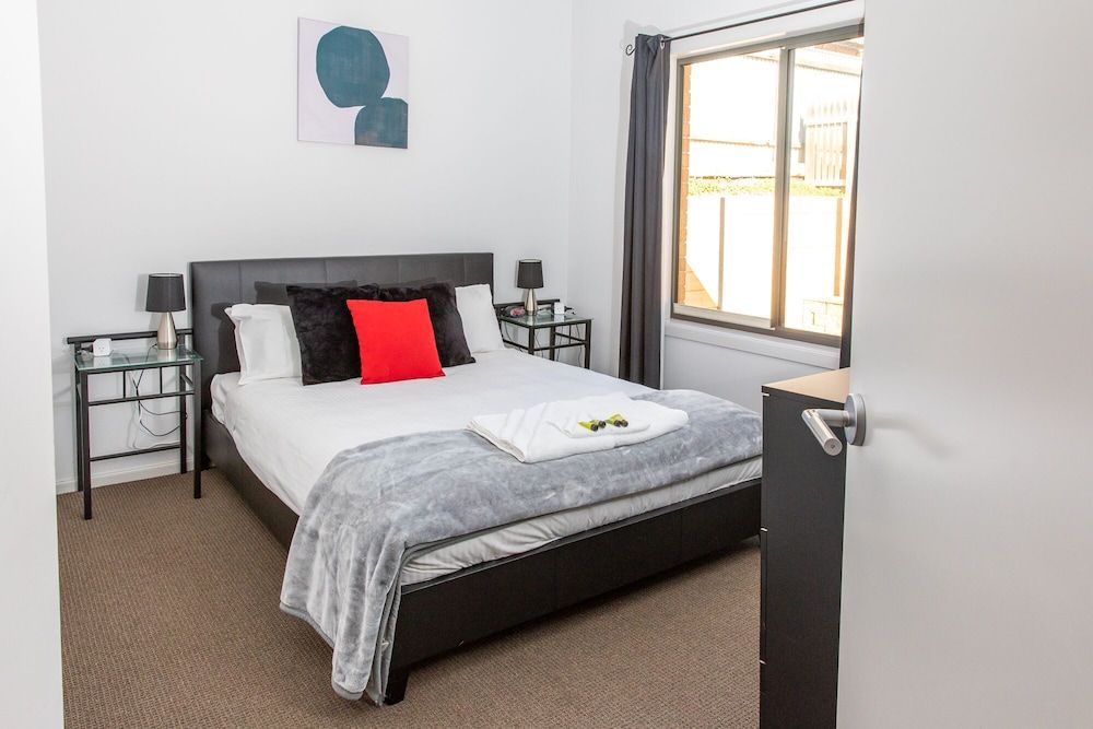 Superior House, Multiple Beds, Accessible, Bathtub