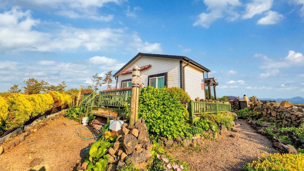 undefined Jeju Kkothyanggi Badasori Pension 3