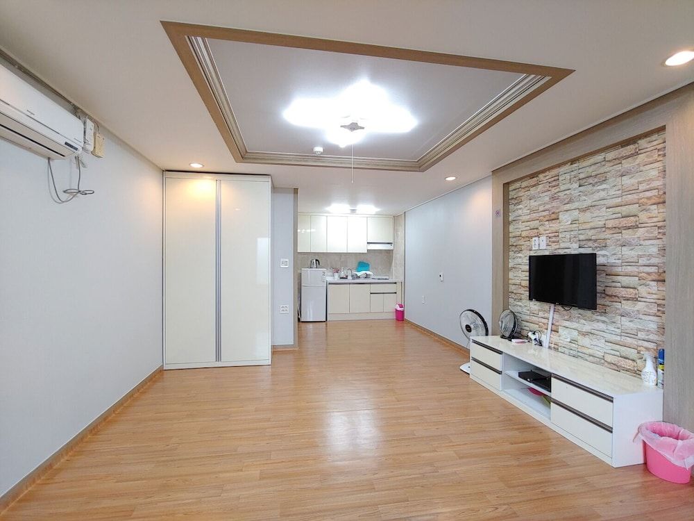 undefined Orumm Pension 9