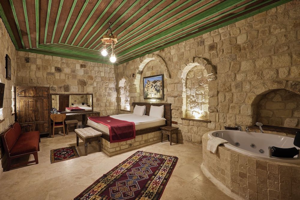 undefined Under Cave Hotel 3