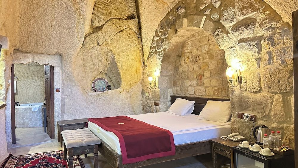 undefined Under Cave Hotel 2