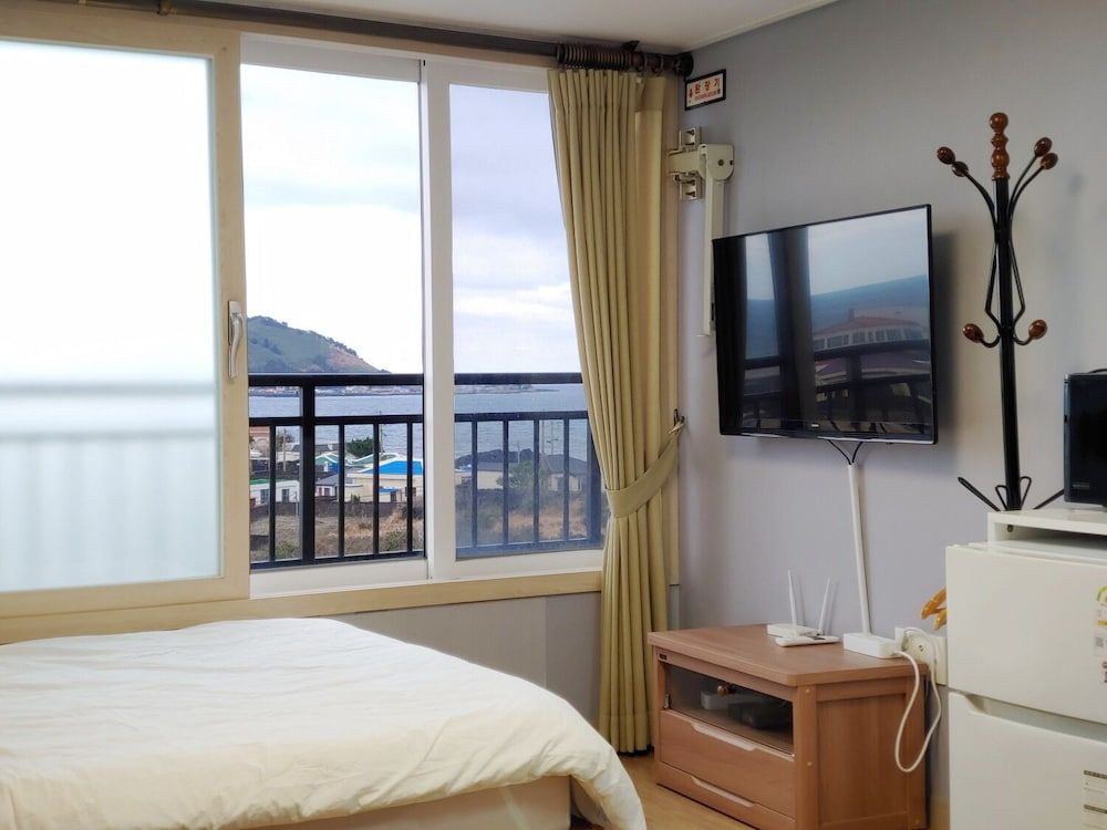 undefined Eutteum Won Pension 7