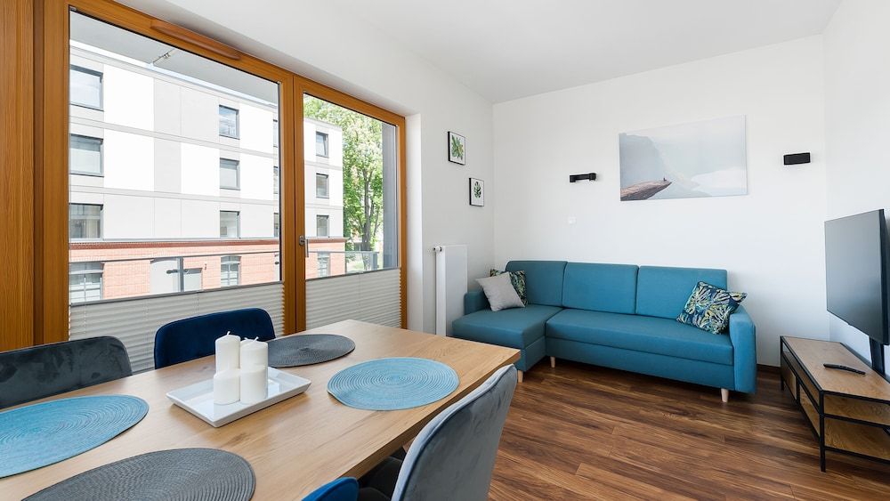 Apartment (10 H)