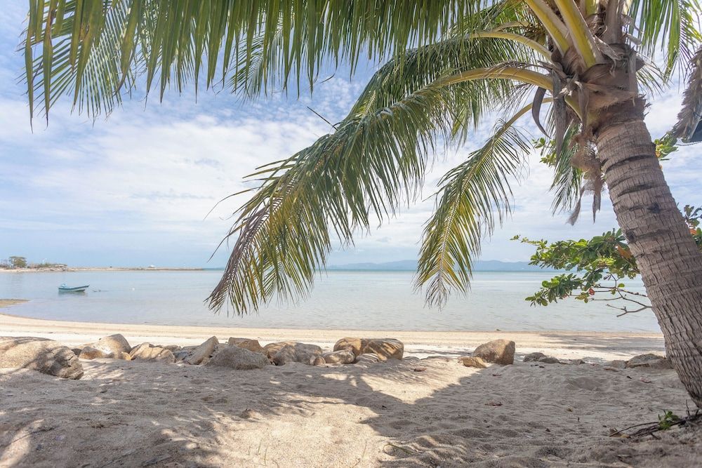 Absolute Beachfront Resort Beachfront 1 bedroom Villa 10