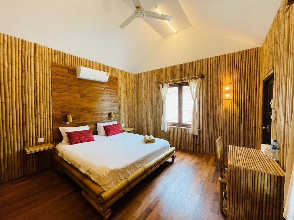 Absolute Beachfront Resort Deluxe Bungalow