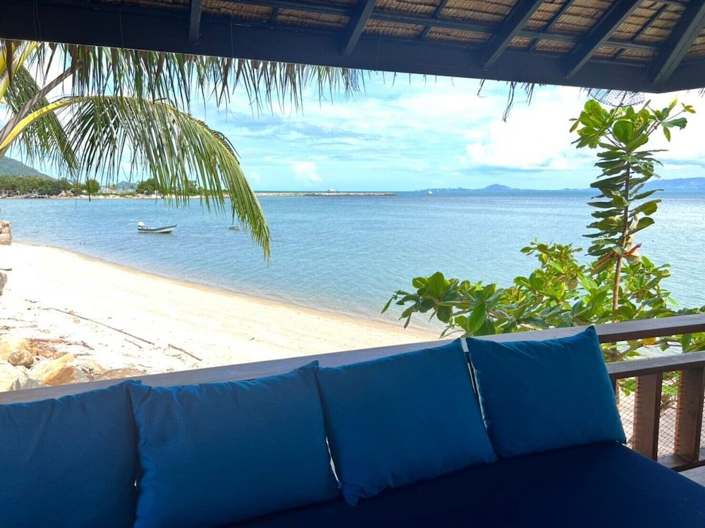 Absolute Beachfront Resort Beachfront 1 bedroom Villa 7