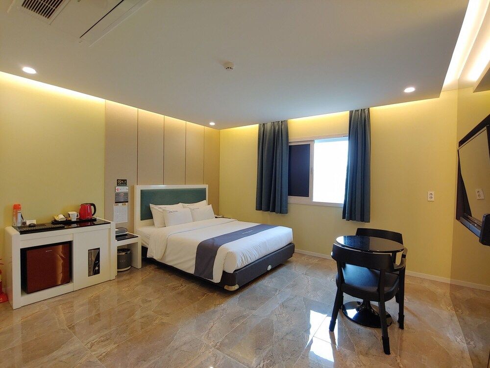 undefined Jeju Ilua Hotel 7