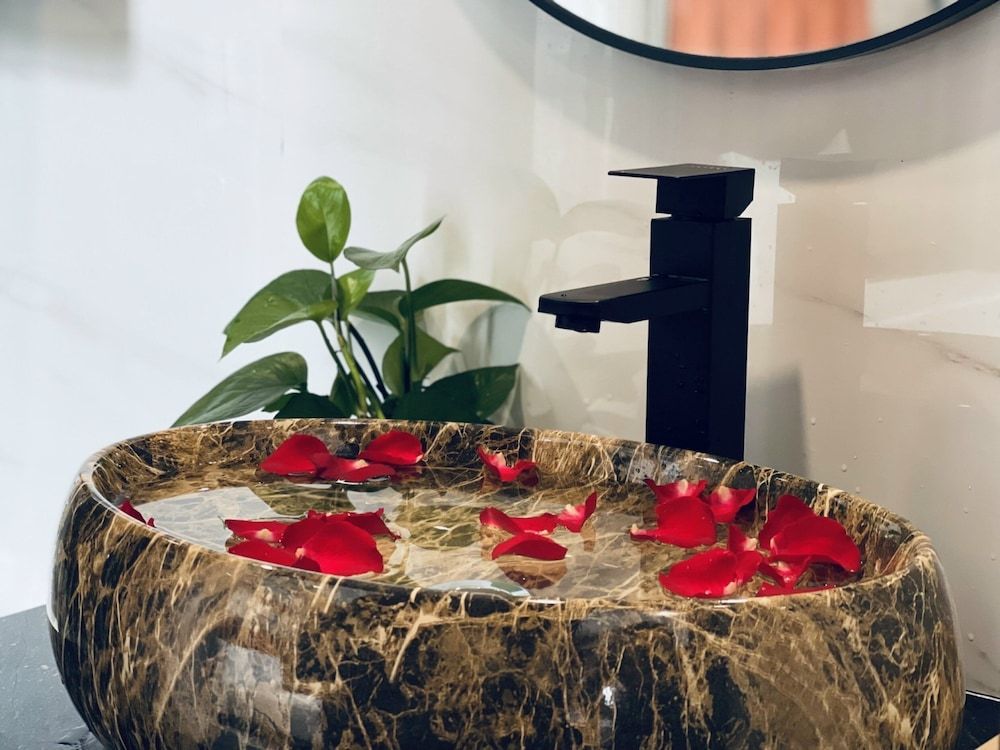 Seasun Hotel Ha Long Superior Double Room 8