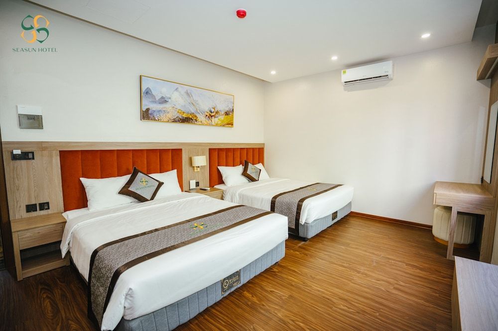 Seasun Hotel Ha Long Family Room 2