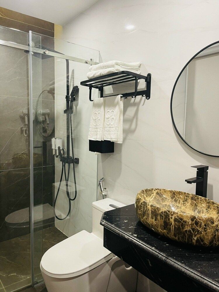 Seasun Hotel Ha Long Standard Triple Room 7